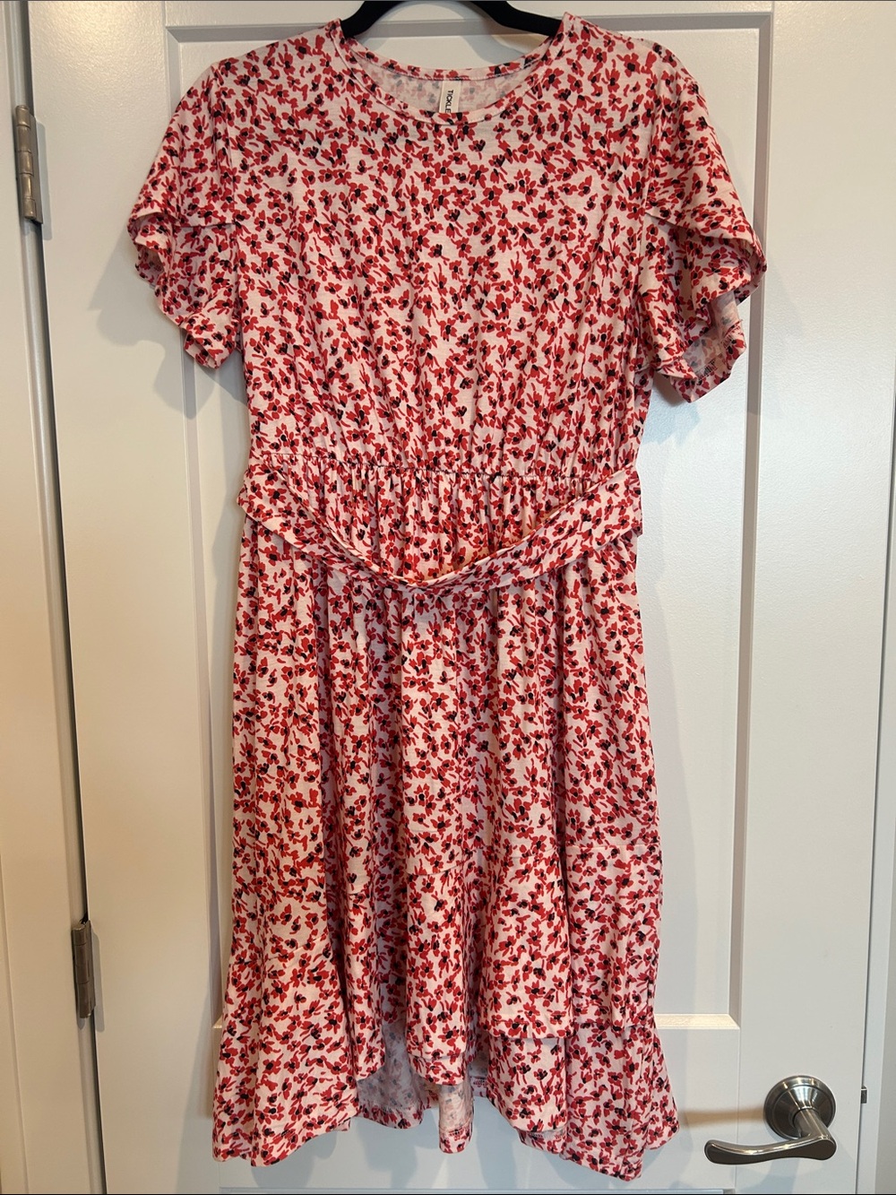 Tickled Teal brand Red Floral Short Sleeve Dress size XL
